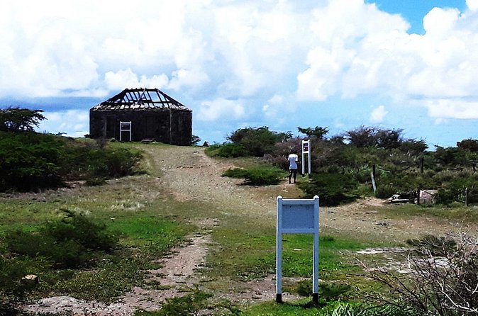 St.Martin-St.Maarten: Small Group, History & Cheese Tasting Tour - A small group changes the feel