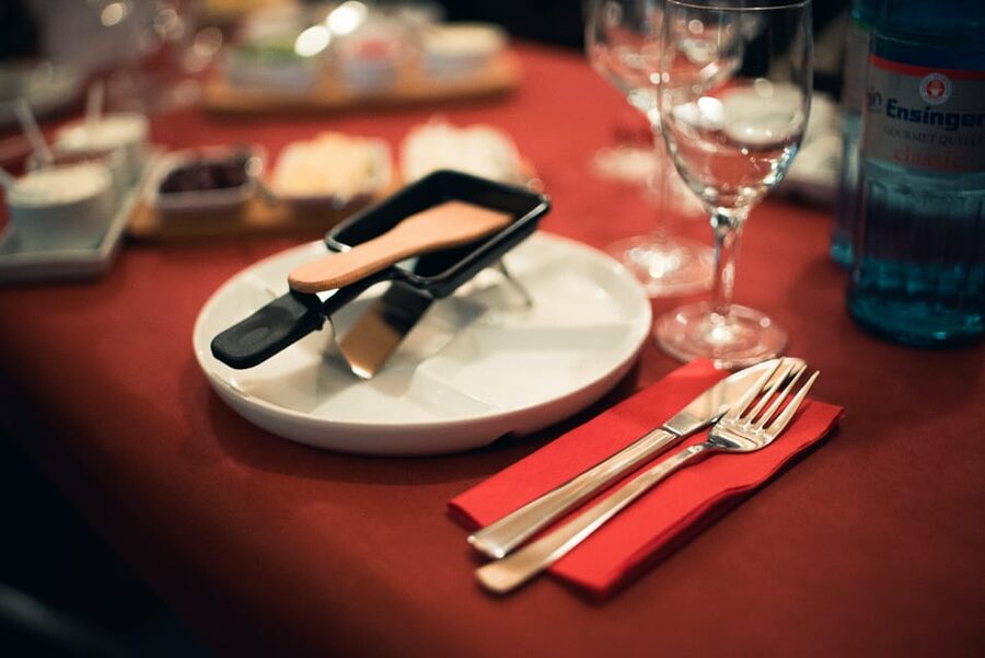 Stuttgart: Raclette Evening - Arriving at Riverhouse S-Münster