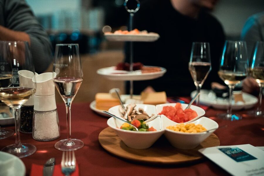 Stuttgart: Raclette Evening - How the raclette buffet works