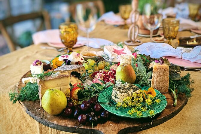 Taste of Europe in Mexico: History and Flavors of Artisan Cheese - Drinks, cuts, and useful serving advice