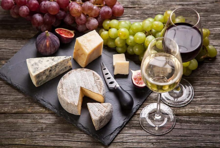 Torrevieja: Wine and Cheese Tasting at Torre del Moro - Meeting Spanish food at Torre del Moro