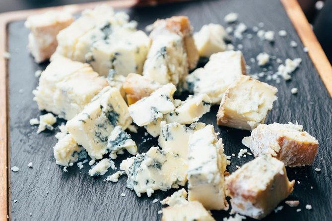 Ultimate London Cheese Crawl : Guided Food Tour - What the guides add to the experience