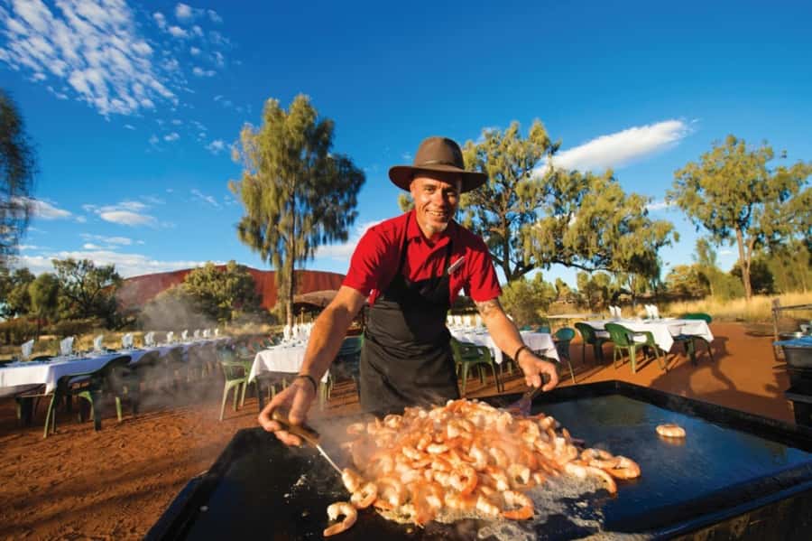 Uluru: Sunset, Sparkling Wine, Cheeseboard & Gourmet BBQ - Stargazing after dinner