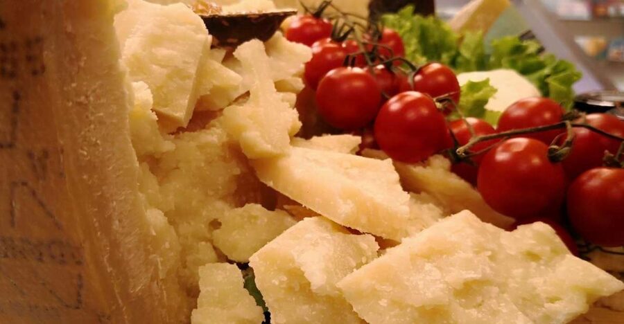 Verona: Cheese Tasting and Pairing - Five cheeses, five different ways to pay attention