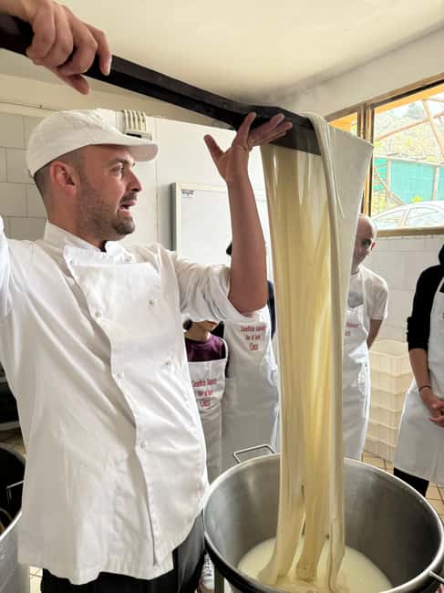 Vico Equense: Tour in the dairy "Mozzarella Experience" - How much hands-on work should you expect?