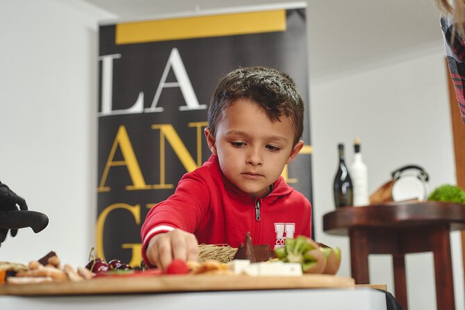 Visit La Antigua Cheese Factory (Cheese Tourism) - Maturation and conservation: the patient part of cheese