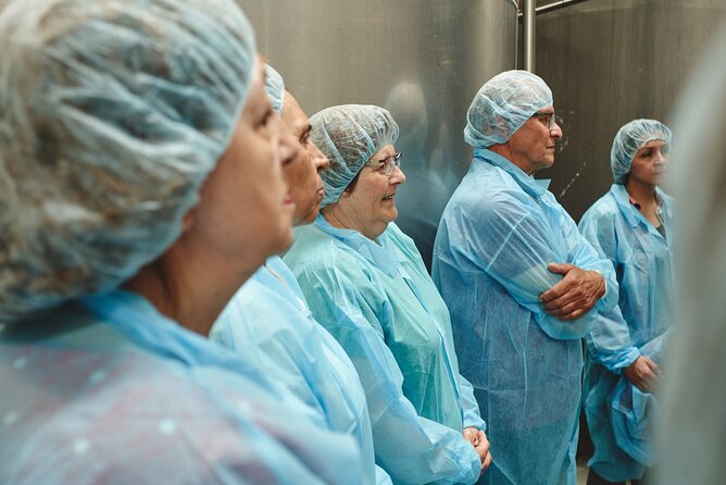 Visit La Antigua Cheese Factory (Cheese Tourism) - Guides Elena and Estefanía make a difference