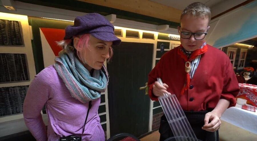 Volendam: 2.5-Hour Cheesemaking Workshop & Clog Making Tour - Gouda and Edam tasting during the waiting periods