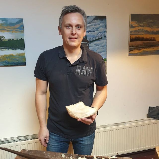 Volendam: 2-Hour Clogmaking Workshop and Cheese Tour - Should you book the Volendam clog workshop?
