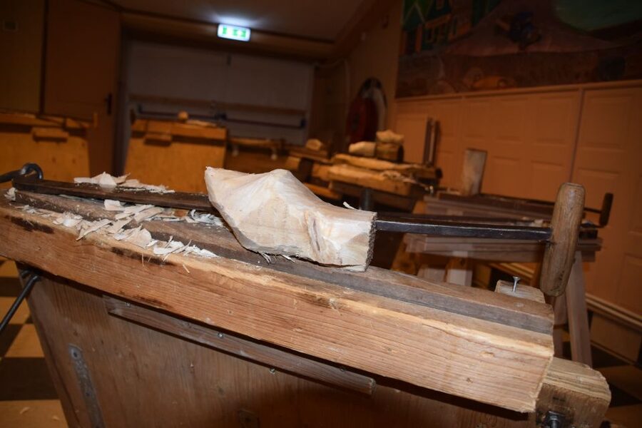 Volendam: 2-Hour Clogmaking Workshop and Cheese Tour - Who will enjoy this activity most?