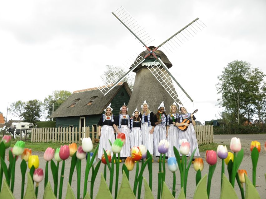 Volendam: Traditional Costume Photo with Cheese & Clog Tour - From milk to Gouda and Edam