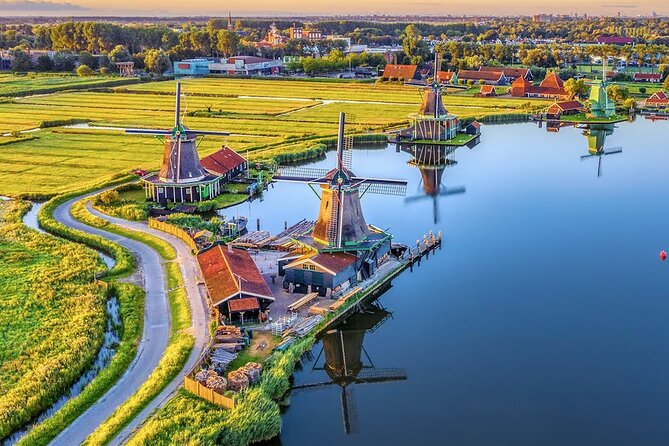 Windmills Country side tour Zaanse Schans-Cheesefactory-Volendam - Zaanse Schans: windmills, canals, and old crafts