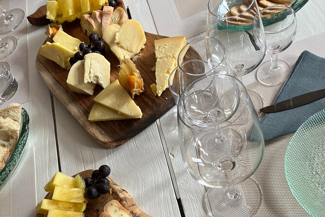 Wine, Cheese & Charcuterie Tasting, including complimentary tour - Six cheeses and the real food value