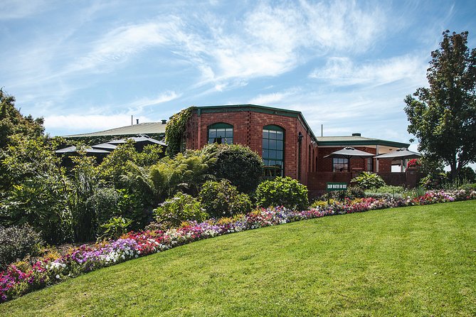Yarra Valley Premium Tour inc Lunch and Cheese and Wine Pairing at De Bortoli - A small group with room for conversation