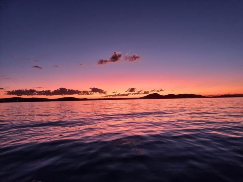 Yeppoon: Sunset Cruise w/ Cheese Platter & Champagne - What the catamaran feels like under way