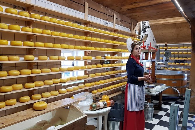Zaanse Schans and Volendam Private Tour – Clogs, Cheese and More - What the private guide adds
