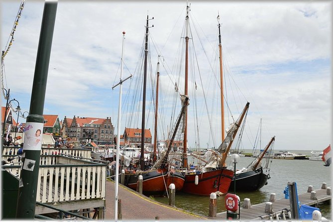 Zaanse Schans Windmills, cheese and clogs and Volendam tour from Amsterdam - Volendam: a compact harbor walk and Dutch seafood