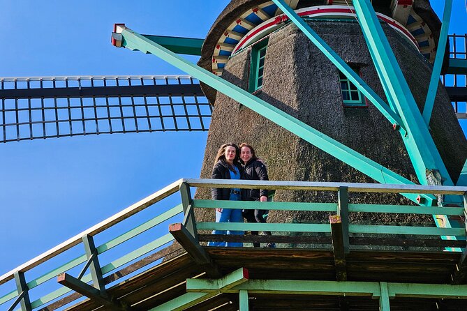 Zaanse Schans Windmills, Cheese and Volendam Tour from Amsterdam - How much the guide affects your day