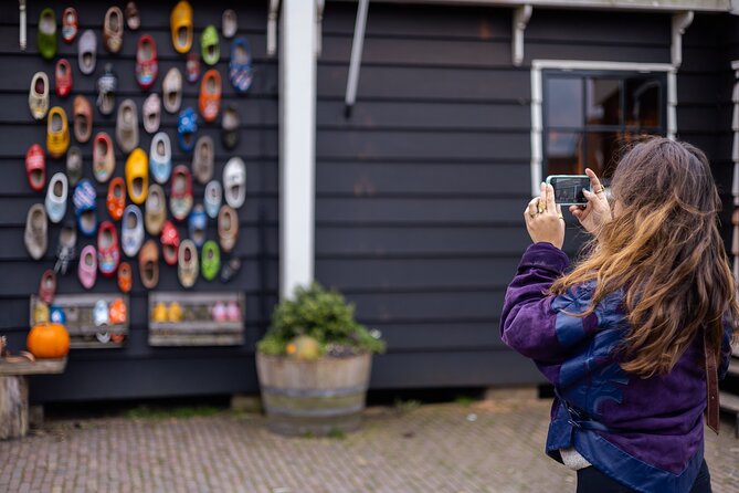 Zaanse Schans Windmills, Cheese and Volendam Tour from Amsterdam - Coach comfort, group size, and timing