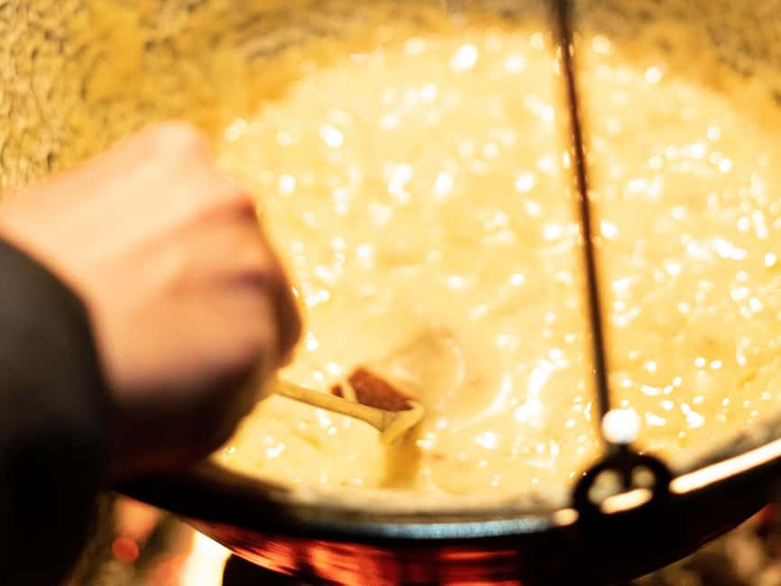 Zermatt: Outdoor fondue "group experience under the stars" - What this Zermatt fondue evening really offers