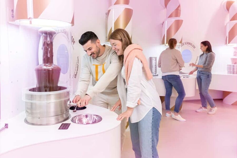 Zurich Open-top Tour and Chocolate and Cheese Countryside - The 80-minute ride to the Chocolarium